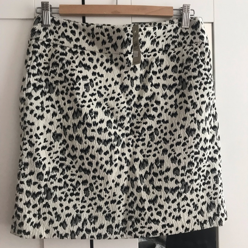 Loft mini skirt